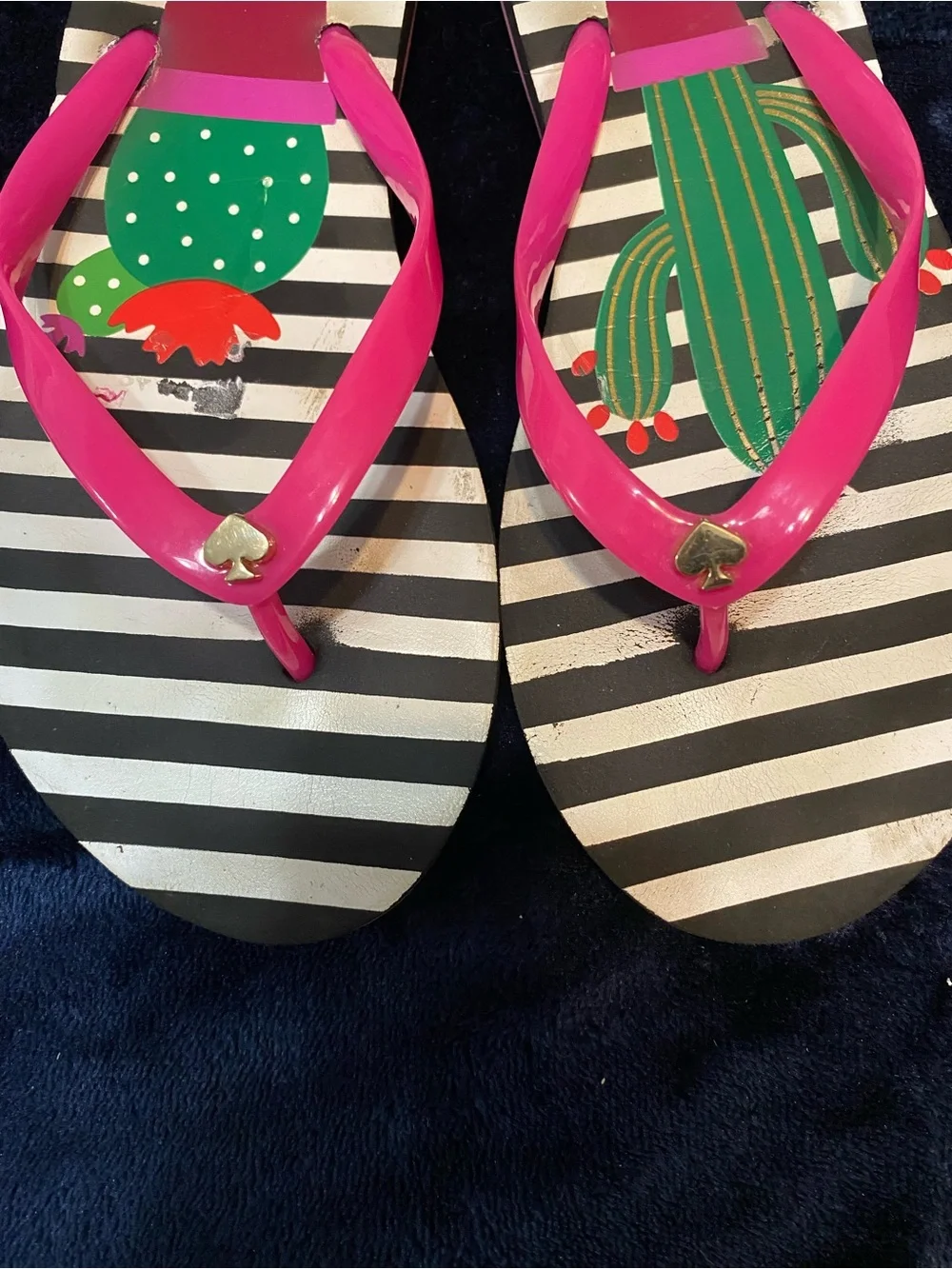 kate spade black & white striped flip flops Women’s size 8